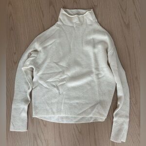 Aritzia Wilfred sweater